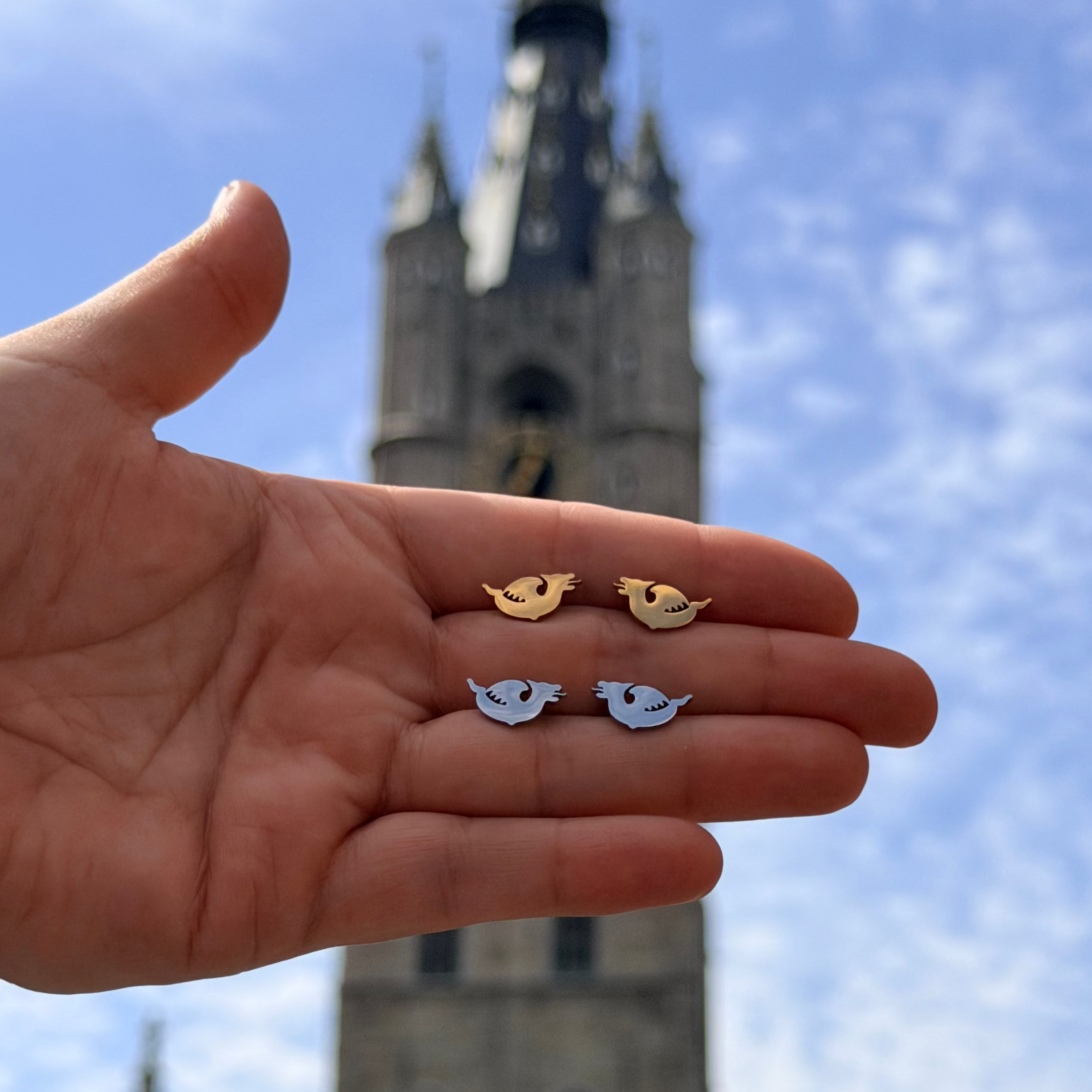 Dragon Studs Gold